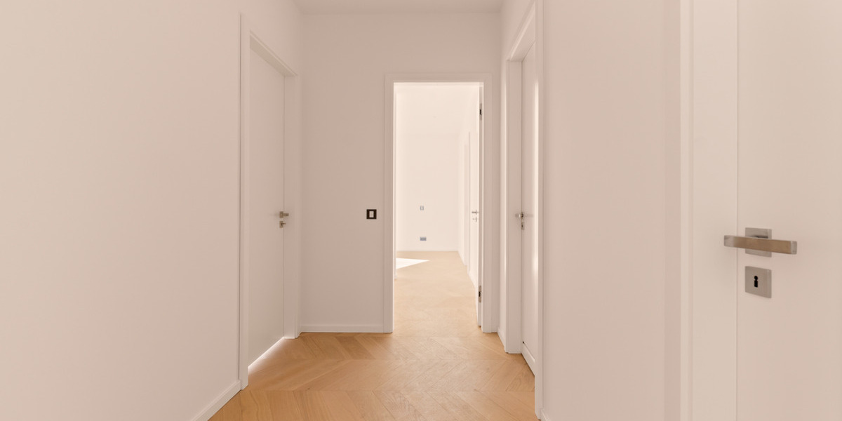 Etagenwohnung Frankfurt am Main Ostend - 3 Zimmer, 121 m&sup2;, 4.000&euro; | Angebot:24991551