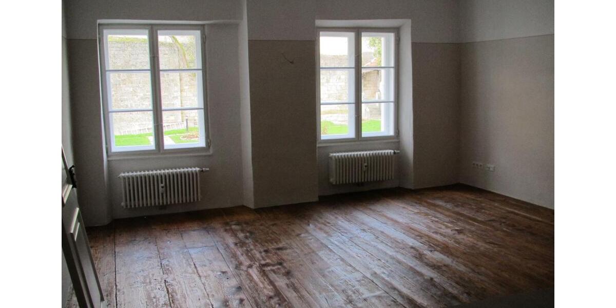 Etagenwohnung Burghausen - 2 Zimmer, 107 m&sup2;, 1.025&euro; | Angebot:25378085