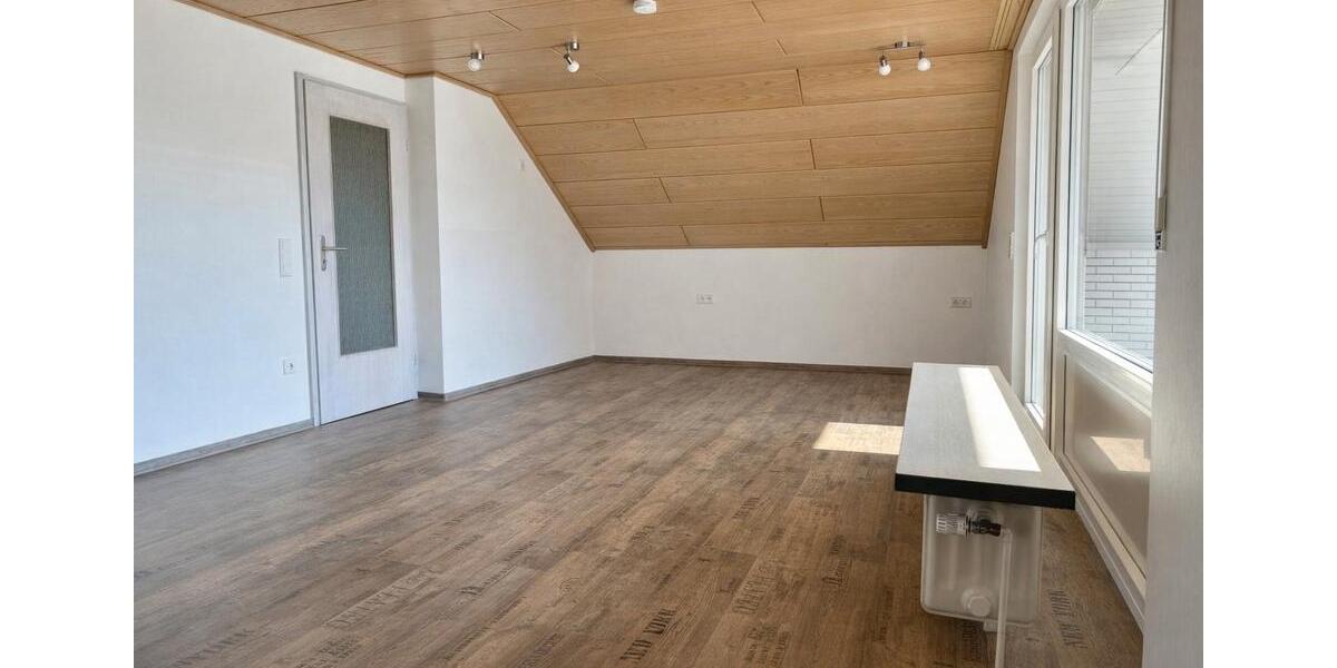 Dachgeschoßwohnung Siegen Eiserfeld - 1 Zimmer, 44 m&sup2;, 390&euro; | Angebot:26362639