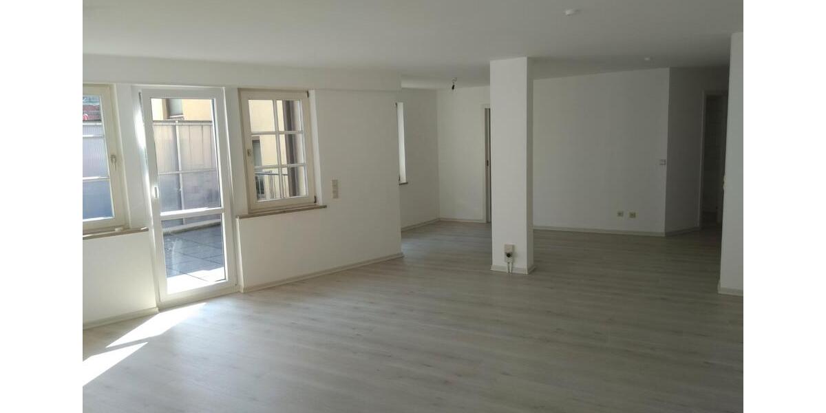 Etagenwohnung Stuttgart Luginsland - 3 Zimmer, 105 m&sup2;, 1.200&euro; | Angebot:26480210