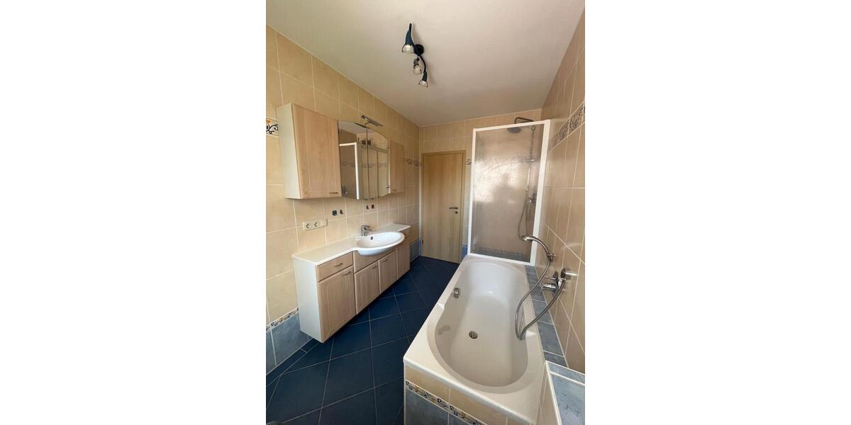 Etagenwohnung Buchloe - 3 Zimmer, 84 m&sup2;, 1.100&euro; | Angebot:26040540