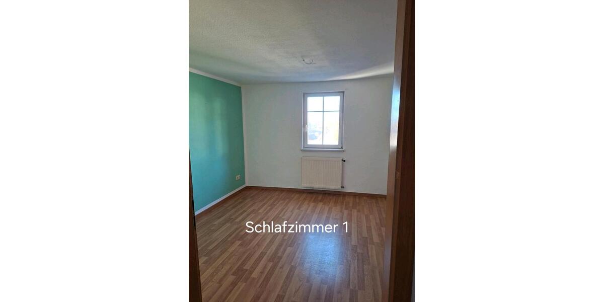 Etagenwohnung Dippoldiswalde - 4 Zimmer, 82 m&sup2;, 600&euro; | Angebot:26105046