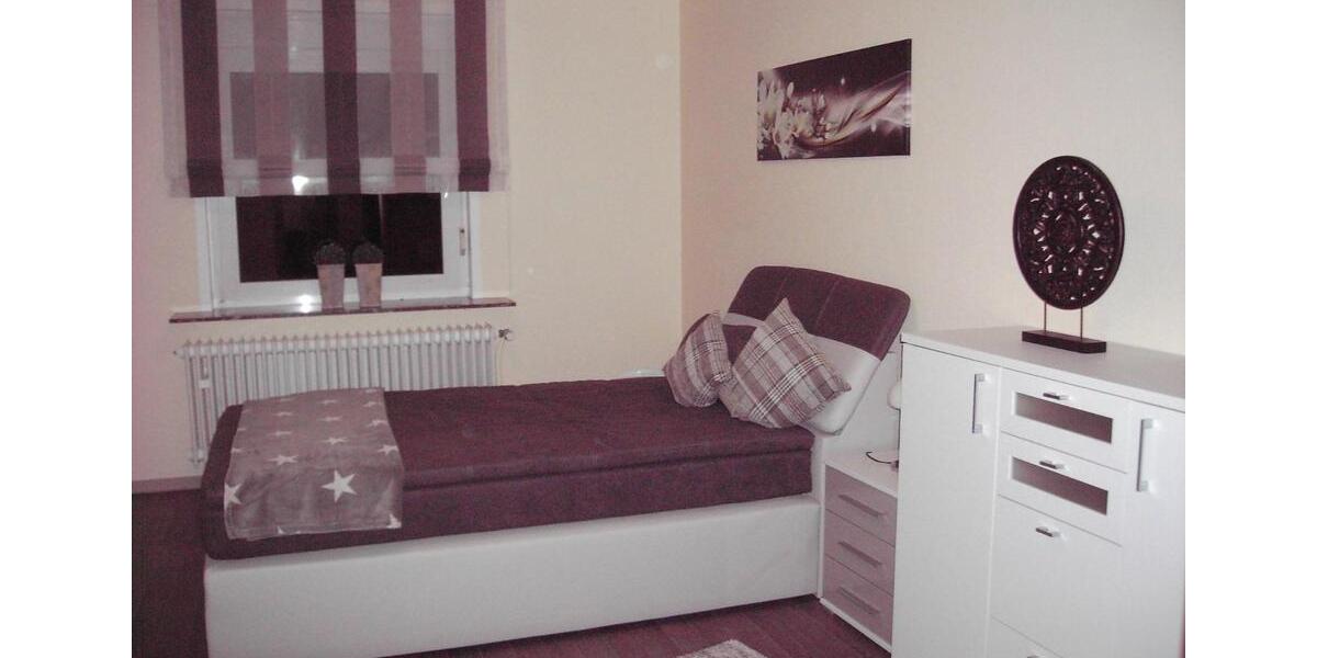 Wohnen auf Zeit Rinteln - 4 Zimmer, 90 m&sup2;, 390&euro; | Angebot:25999043