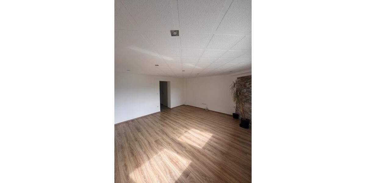 Etagenwohnung Büdingen - 4.5 Zimmer, 104 m&sup2;, 1.400&euro; | Angebot:26102444