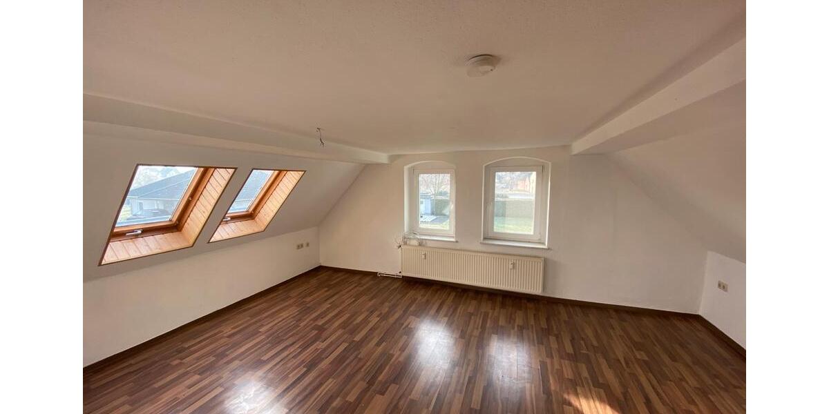 Dachgeschoßwohnung Hecklingen - 2 Zimmer, 60 m&sup2;, 300&euro; | Angebot:26531470