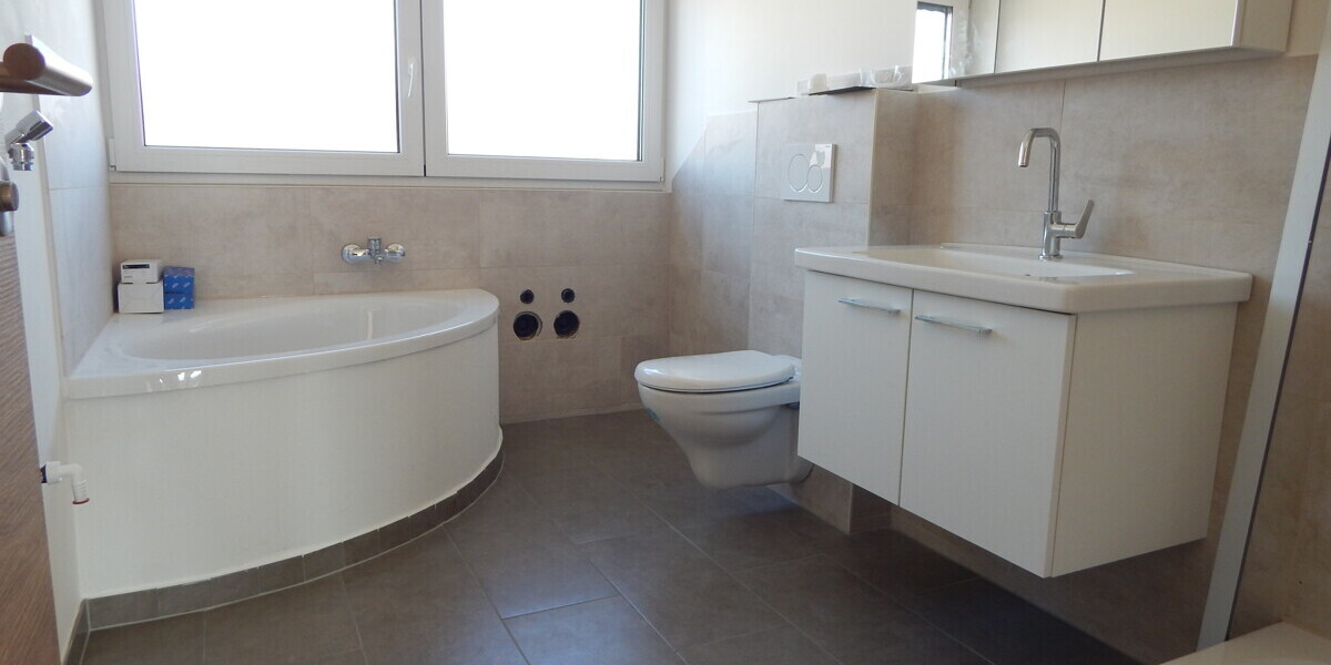 Frei ab sofort - Freilassing - 2,5 Zimmer Mietwohnung, 2. OG - günstig heizen mit Wärmepumpe! - Etagenwohnung Freilassing Lohen | Angebot:26729276