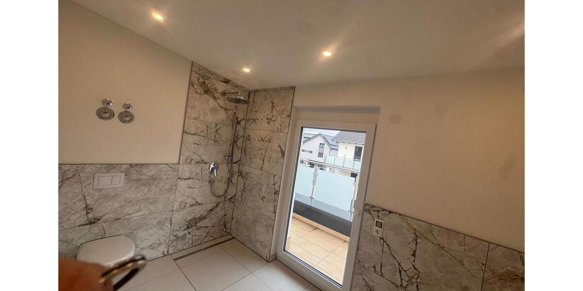 Dachgeschoßwohnung Rheinhausen - 4 Zimmer, 102 m&sup2;, 1.650&euro; | Angebot:24891175