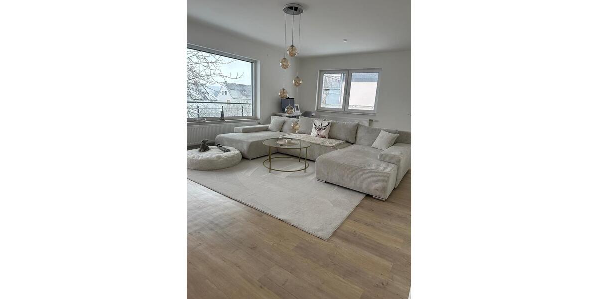 Etagenwohnung Löhnberg - 3 Zimmer, 100 m&sup2;, 1.000&euro; | Angebot:25269900