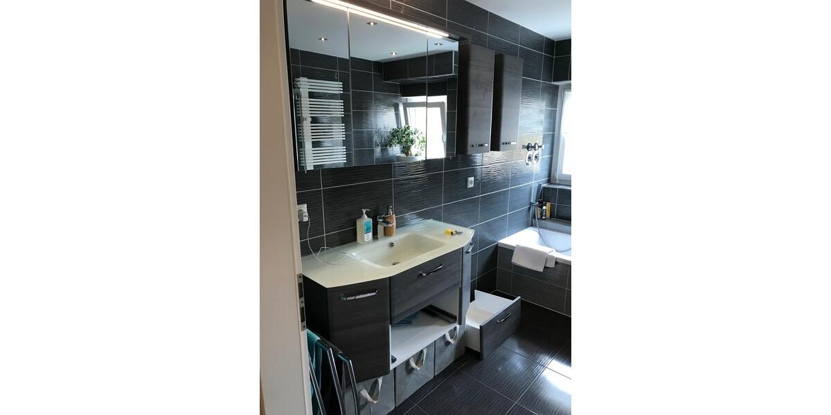 Etagenwohnung Kassel Vorderer Westen - 3 Zimmer, 103 m&sup2;, 1.200&euro; | Angebot:25950882