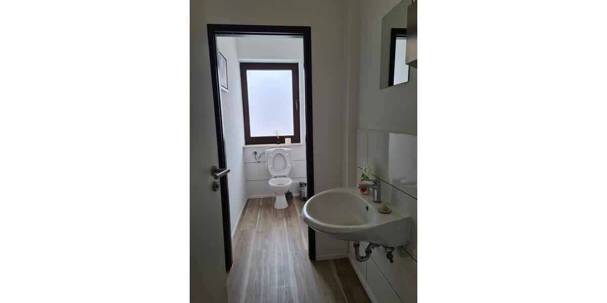 Etagenwohnung Wolfhagen - 7 Zimmer, 175 m&sup2;, 1.100&euro; | Angebot:26692929