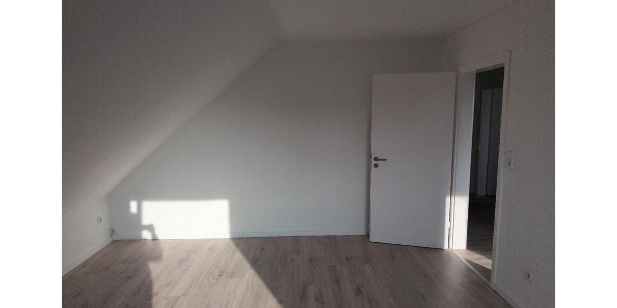 Dachgeschoßwohnung Freudenberg - 3 Zimmer, 64 m&sup2;, 640&euro; | Angebot:26147175