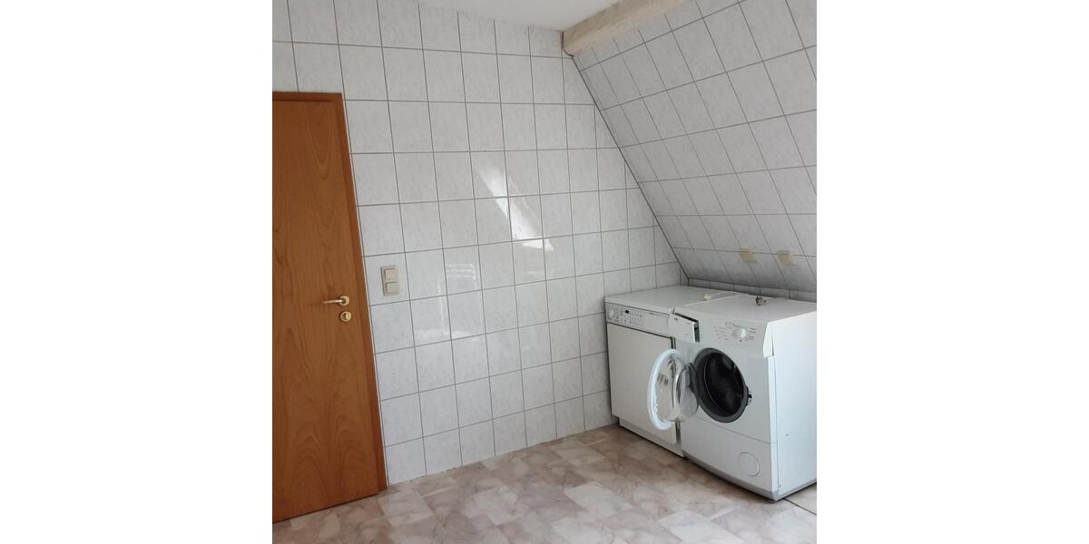 Dachgeschoßwohnung Nienburg (Saale) - 3 Zimmer, 89 m&sup2;, 590&euro; | Angebot:26325715