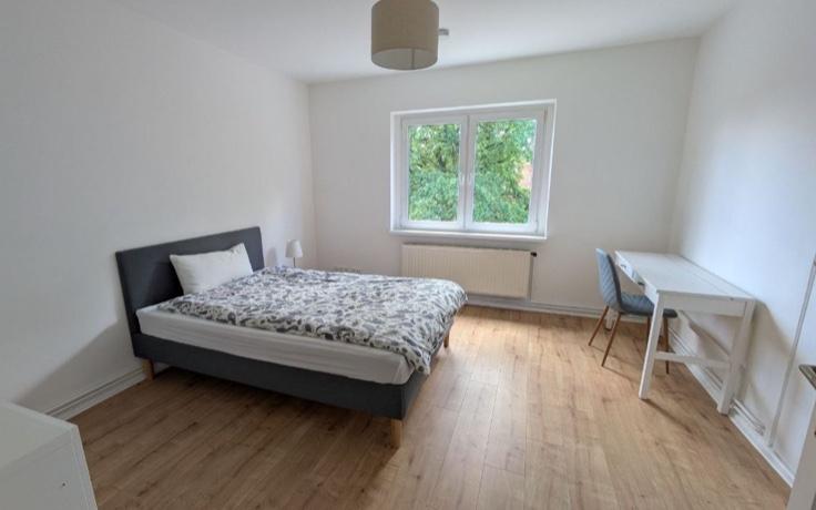 Helles, ruhiges Zimmer im Grünen, teilmöbliert