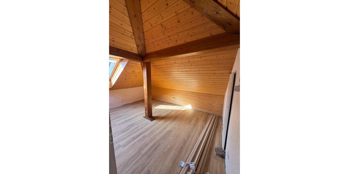 Dachgeschoßwohnung Borken (Hessen) - 2 Zimmer, 60 m&sup2;, 650&euro; | Angebot:26279471