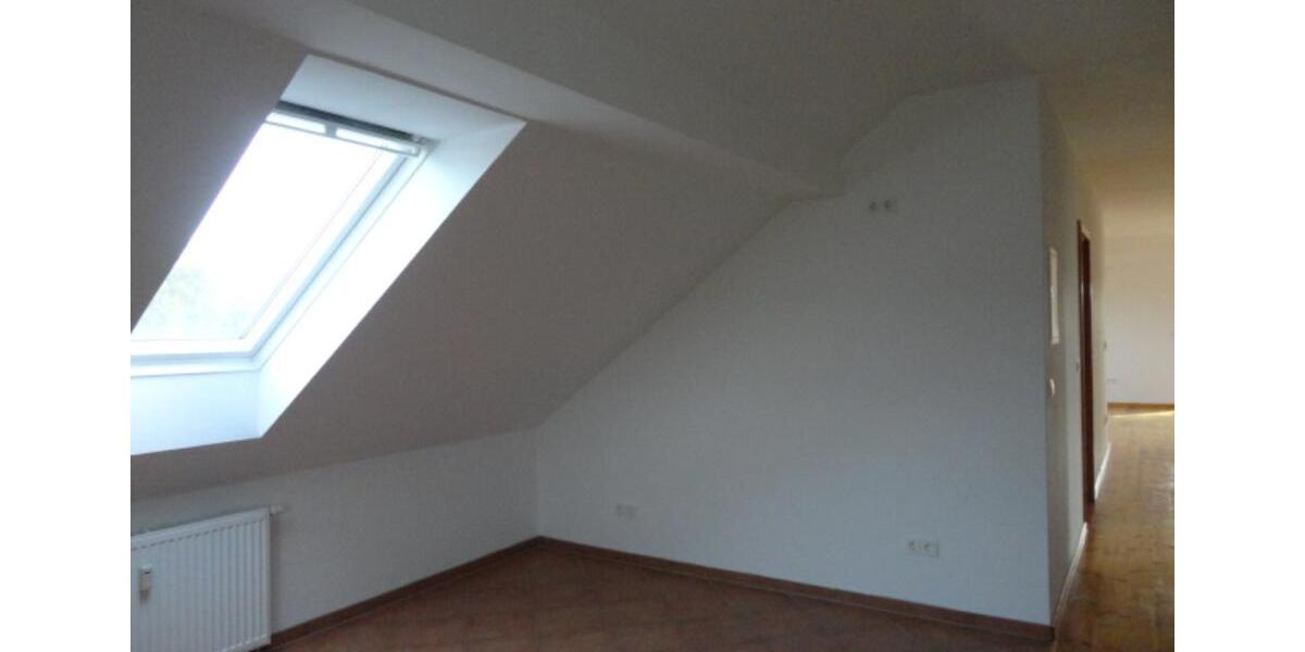 Dachgeschoßwohnung Berlin Lichtenberg - 3 Zimmer, 1.050&euro; | Angebot:23312554