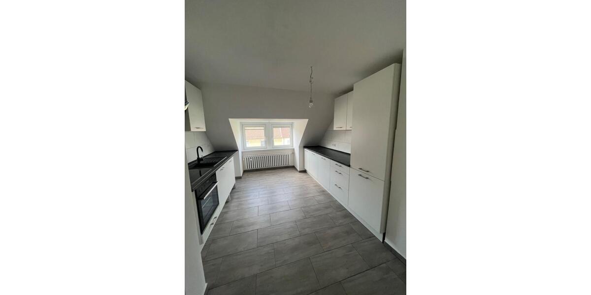 Dachgeschoßwohnung Wolfsburg - 4 Zimmer, 53 m&sup2;, 500&euro; | Angebot:26558069