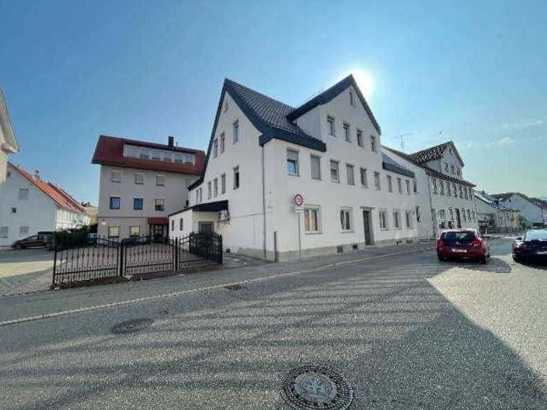 Etagenwohnung Reutlingen - 3 Zimmer, 80 m&sup2;, 950&euro; | Angebot:27018127