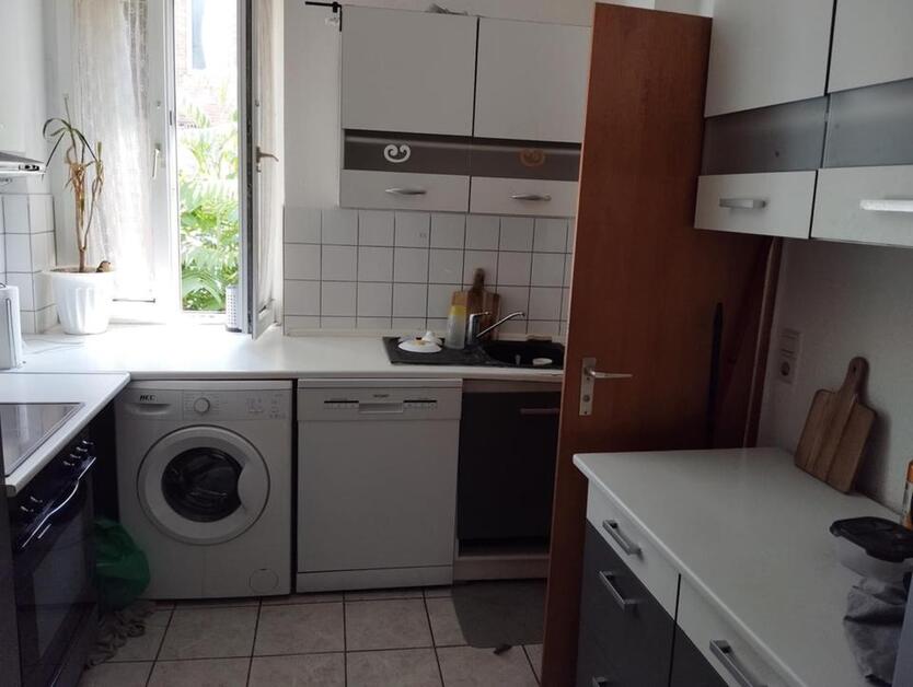 Ein möbliertes Zimmer verfügbar in 3 WG