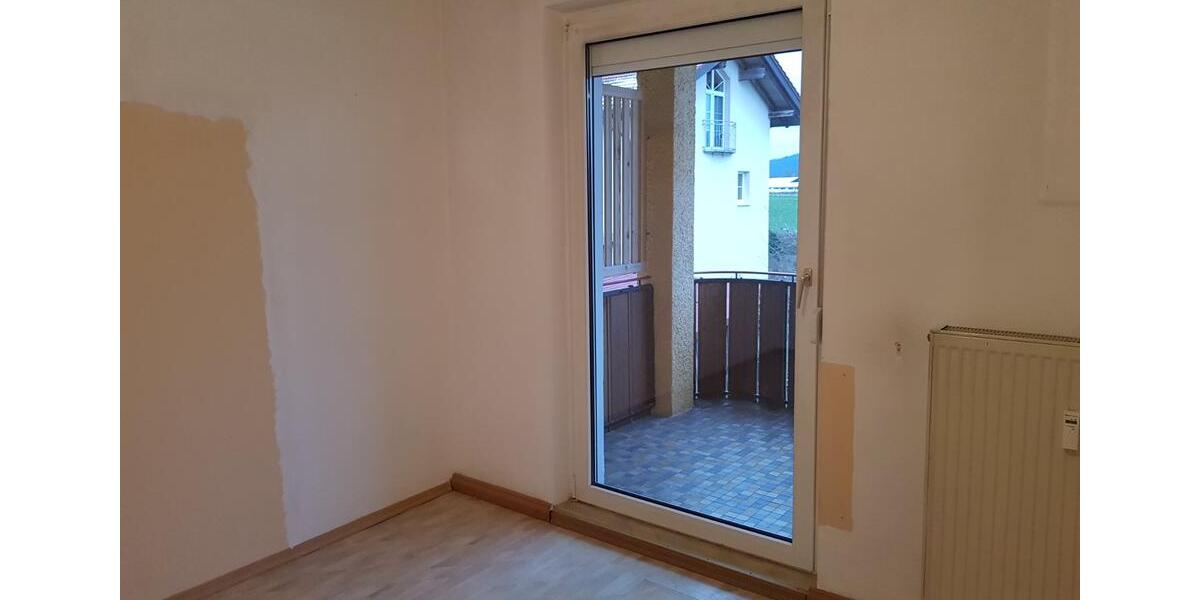 Etagenwohnung Cham - 4 Zimmer, 90 m&sup2;, 550&euro; | Angebot:24362980