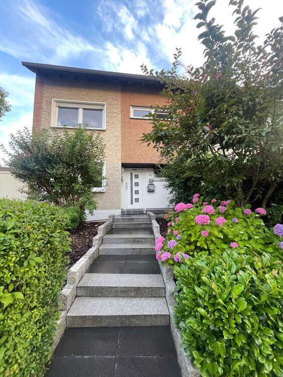Haus zum Mieten in Dortmund 2.450 € 216 m²