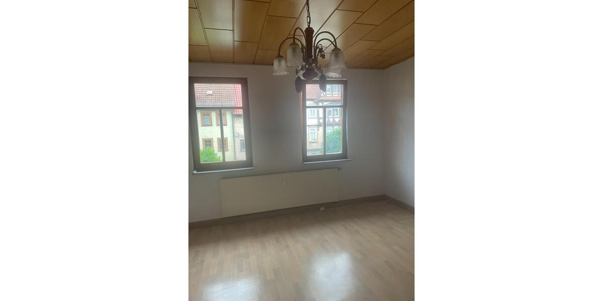 Etagenwohnung Wasungen - 3 Zimmer, 90 m&sup2;, 550&euro; | Angebot:24240111