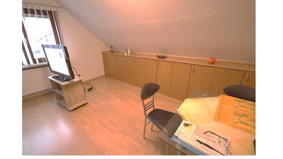 Dachgeschoßwohnung Mönchengladbach West - 2 Zimmer, 44 m&sup2;, 470&euro; | Angebot:25434217