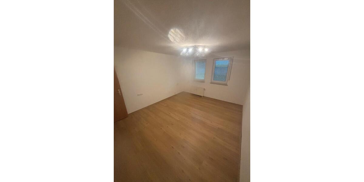 Erdgeschoßwohnung Weinsberg - 3 Zimmer, 85 m&sup2;, 1.200&euro; | Angebot:25852574