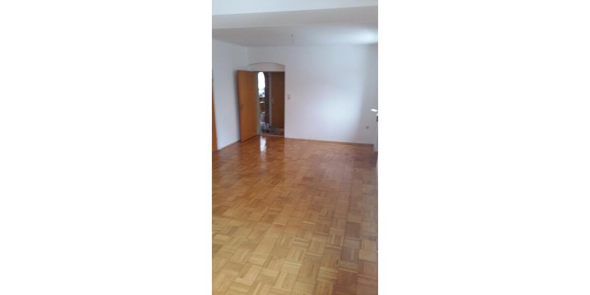 Etagenwohnung Oberviechtach - 5 Zimmer, 91 m&sup2;, 980&euro; | Angebot:24689200