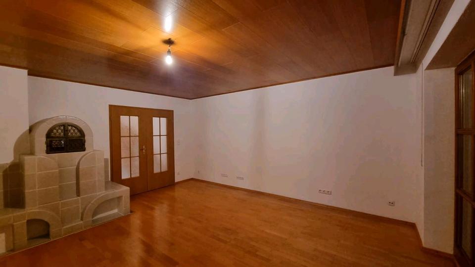 Vermiete 140m² Gallerie-Wohnung Maxhütte-Haidhof 5 zimmer