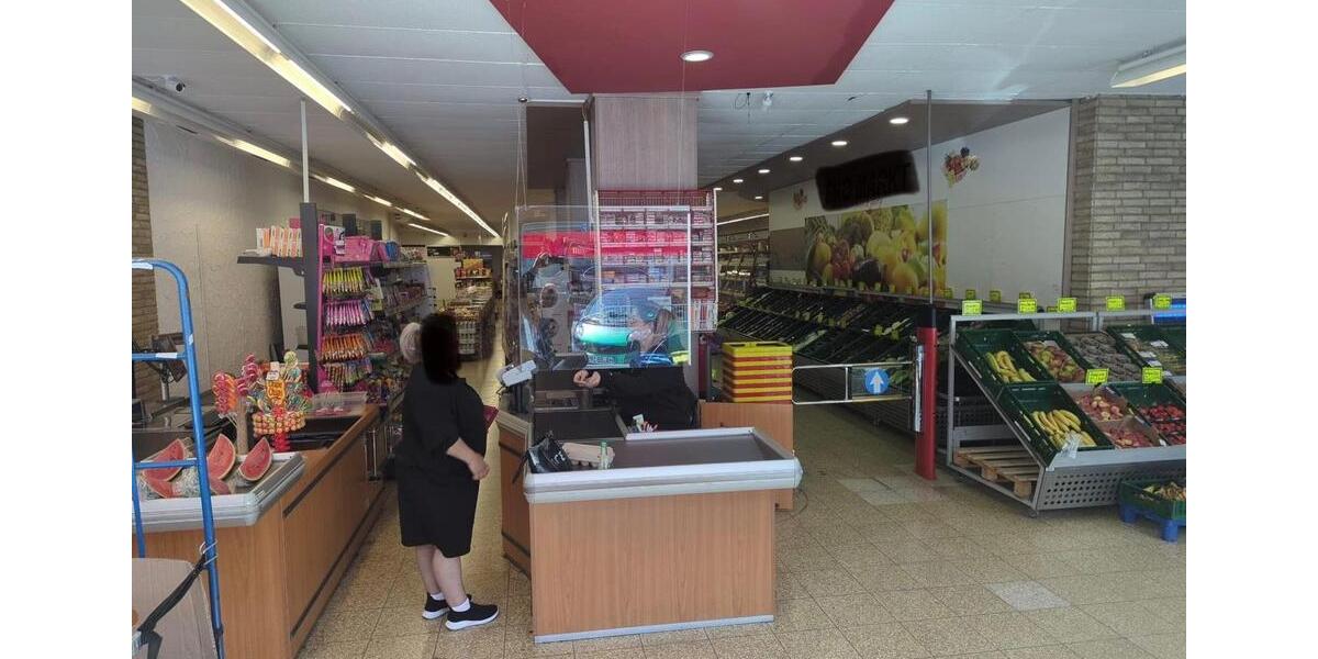 Große Ladenfläche mit Ausstattung – sofort nutzbar! zimmer