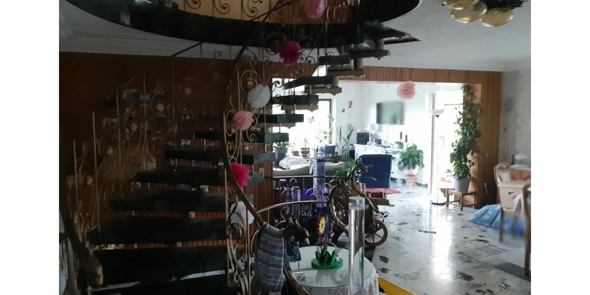 Villa Rinteln - 5 Zimmer, 258 m&sup2;, 1.850&euro; | Angebot:25986835