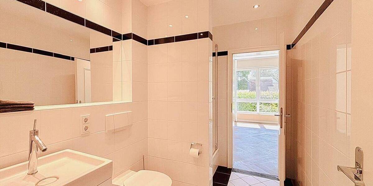 Etagenwohnung Düsseldorf Urdenbach - 4 Zimmer, 138 m&sup2;, 2.350&euro; | Angebot:26797596