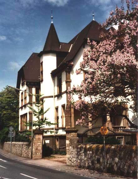 Dachgeschoßwohnung Nierstein - 1 Zimmer, 30 m&sup2;, 465&euro; | Angebot:25853672