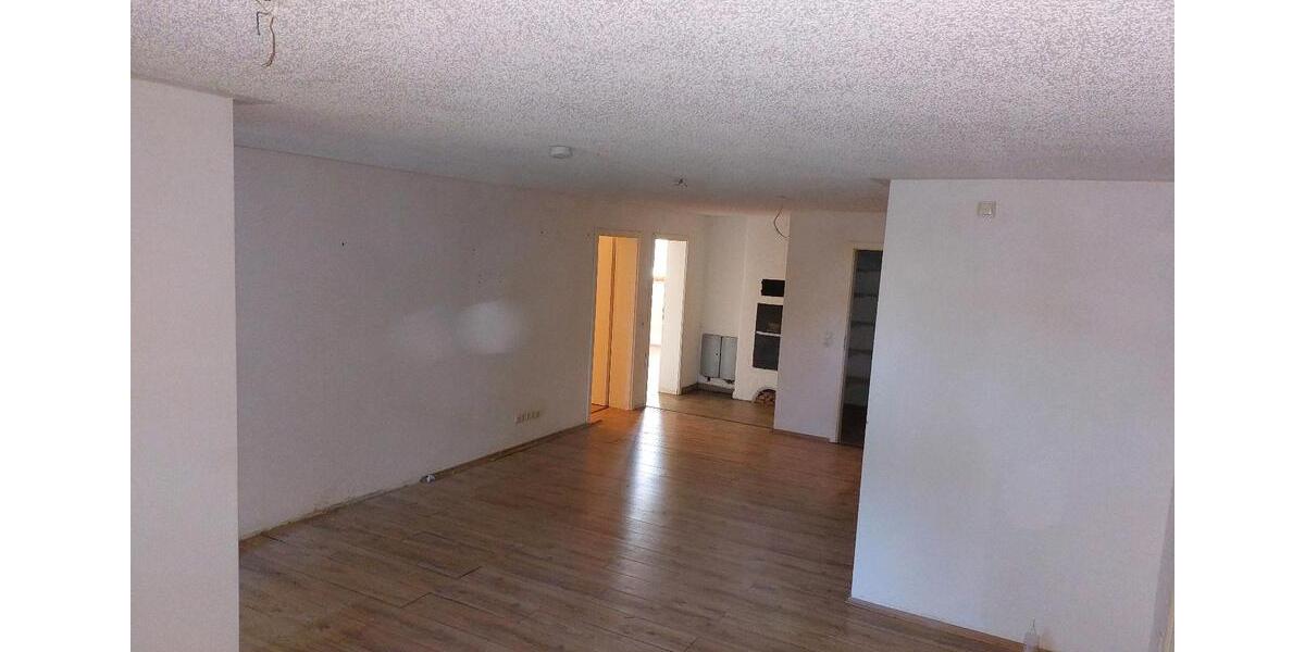 Etagenwohnung Plößberg - 3 Zimmer, 75 m&sup2;, 550&euro; | Angebot:26380385