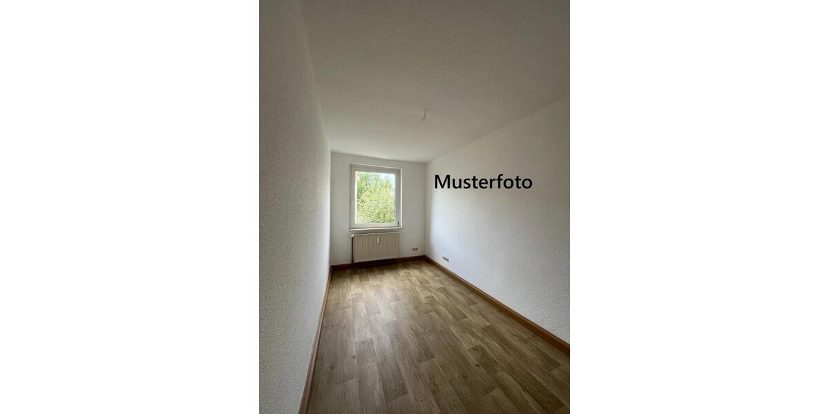 Etagenwohnung Gräfenhainichen - 3 Zimmer, 60 m&sup2;, 425&euro; | Angebot:21607506