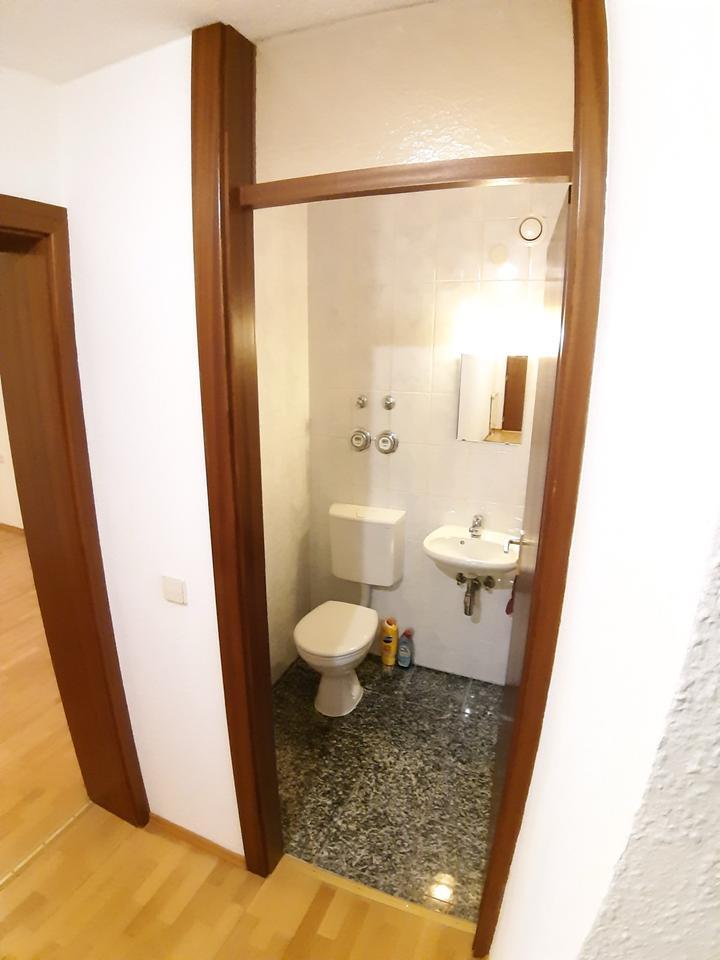 Schöne 2-Zimmer Wohnung Beautiful 2-Room Apartment