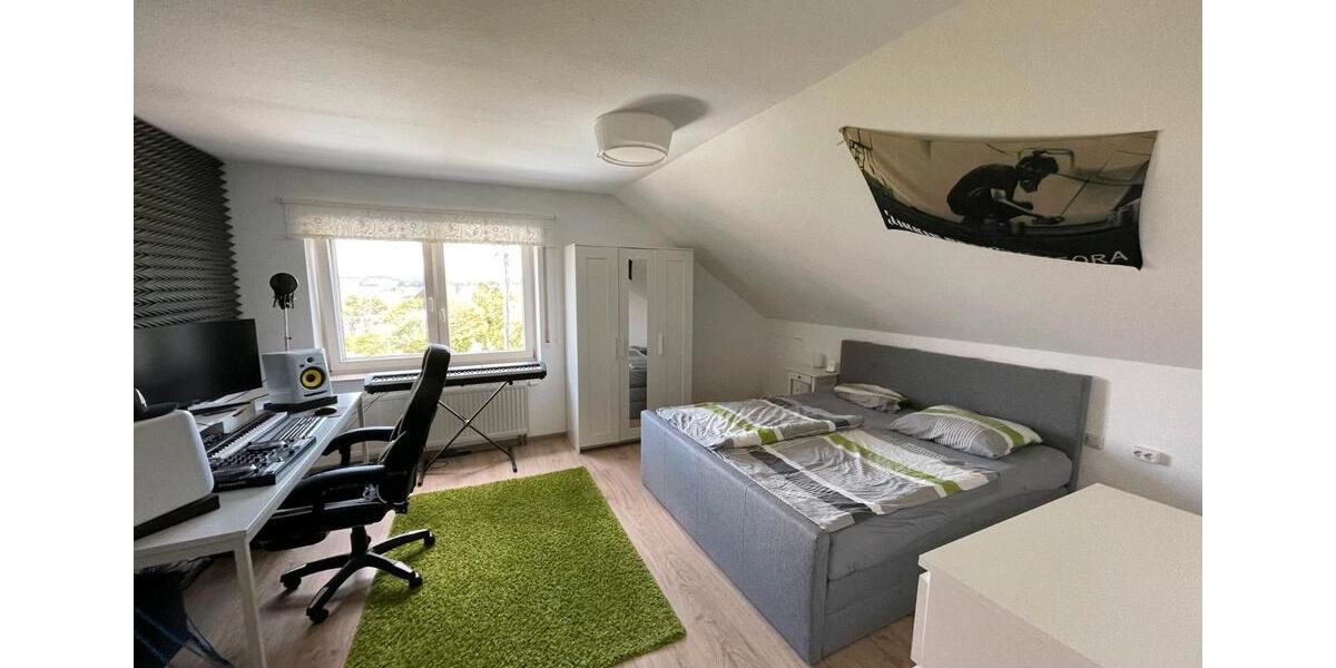 Dachgeschoßwohnung Laichingen - 3.5 Zimmer, 115 m&sup2;, 1.180&euro; | Angebot:26550372