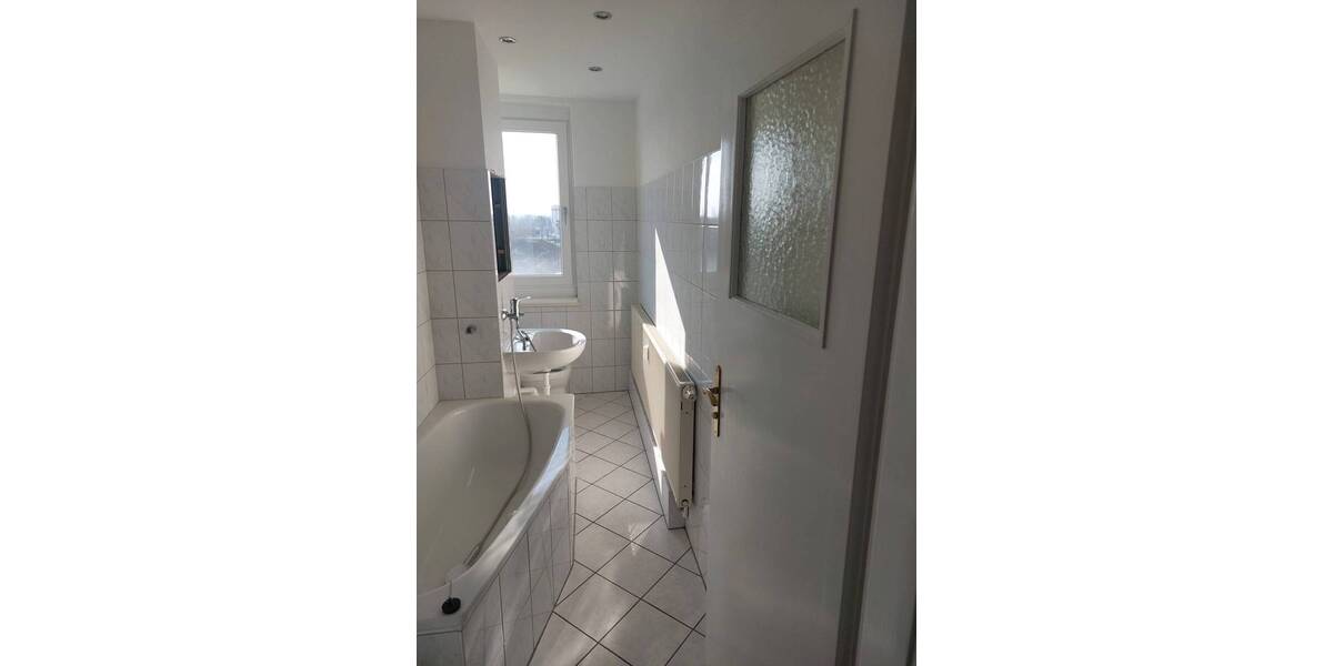 Zimmer Dessau-Roßlau Innenstadt - 3 Zimmer, 58 m&sup2;, 350&euro; | Angebot:25703980