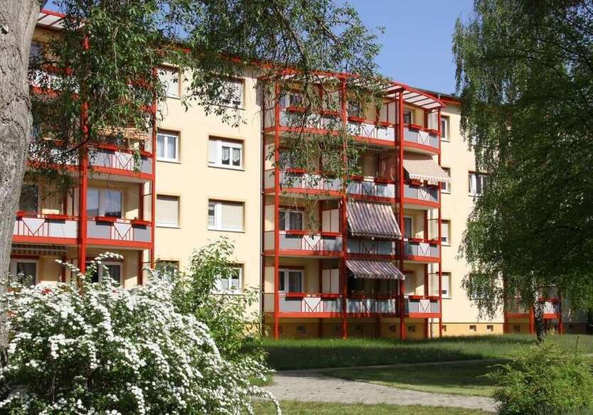 Wohnung zum Mieten in Hoyerswerda 290 € 52.55 m²