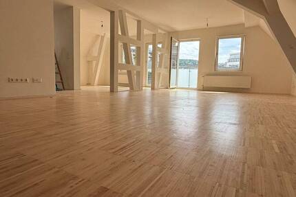 Wohnung Stuttgart Mitte - 6 Zimmer, 176 m&sup2;, 3.800&euro; | Angebot:26476054