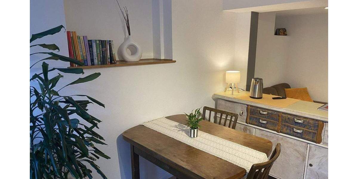 Gemütliche möblierte 2-Zimmer-Wohnung mit Stellplatz und Garage (reserviert) 2 zimmer