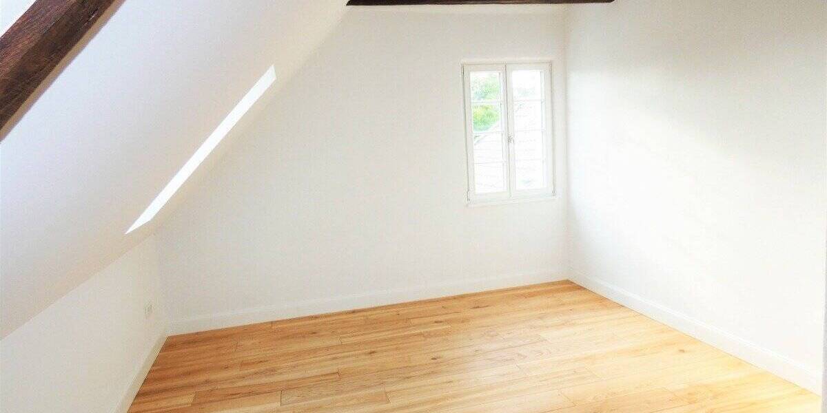 Kernsaniertes Herrenhaus mit traumhaftem Garten in bester Lage von Köln-Dünnwald 6 zimmer