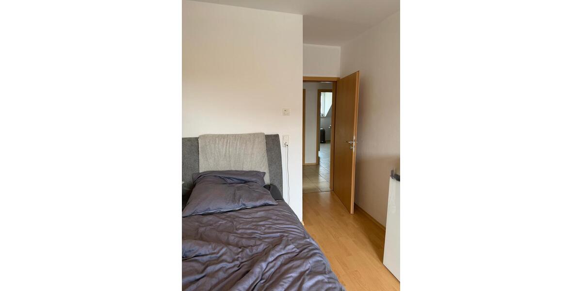 Dachgeschoßwohnung Schwandorf - 3 Zimmer, 78 m&sup2;, 730&euro; | Angebot:25619472