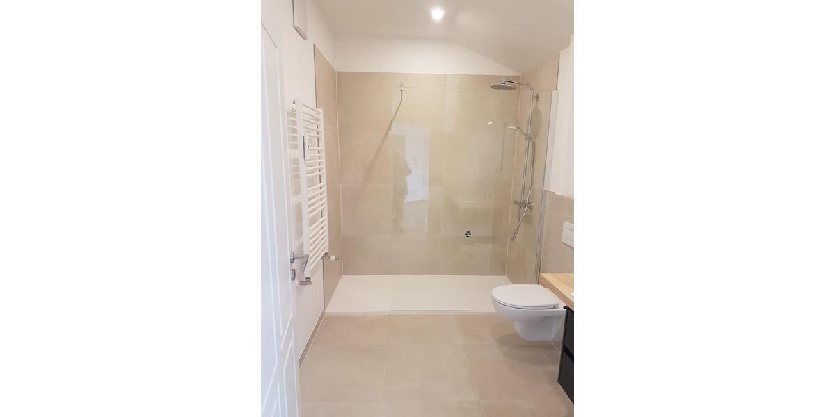 Dachgeschoßwohnung Osterhofen - 3 Zimmer, 72 m&sup2;, 600&euro; | Angebot:24605141