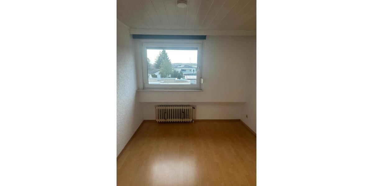 Dachgeschoßwohnung Bous - 4 Zimmer, 82 m&sup2;, 780&euro; | Angebot:22285781