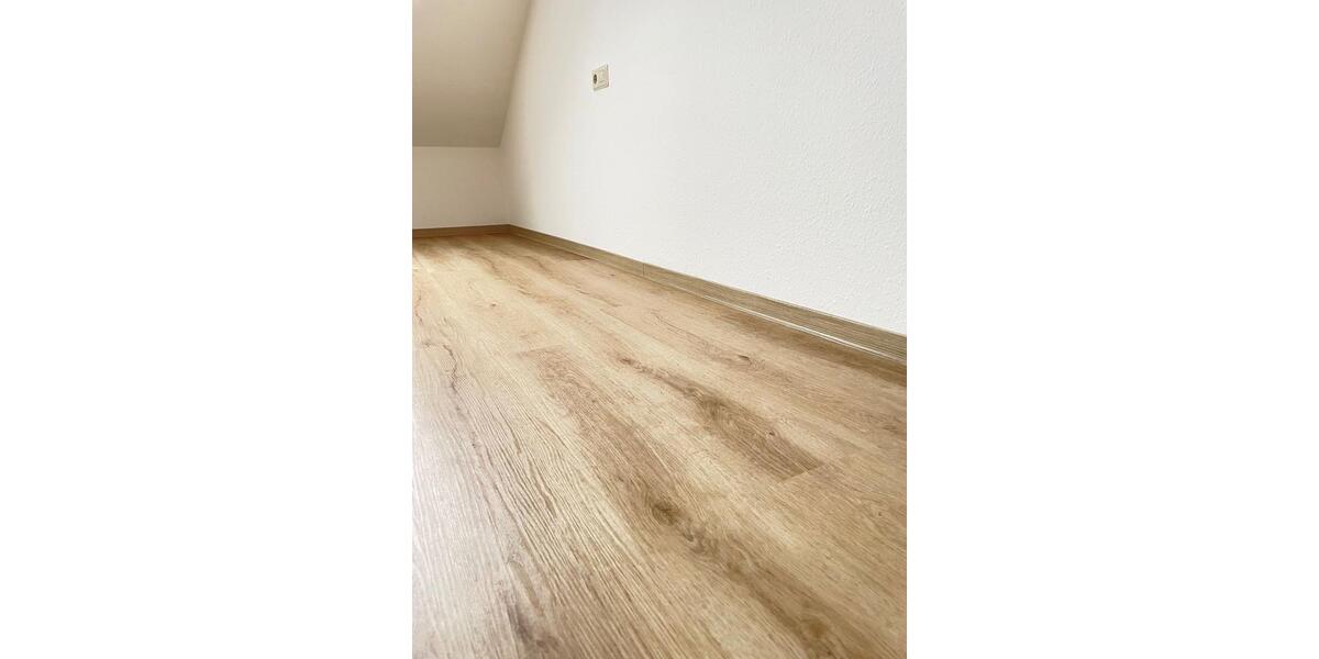 Dachgeschoßwohnung Niederstetten - 2 Zimmer, 68 m&sup2;, 510&euro; | Angebot:26673970