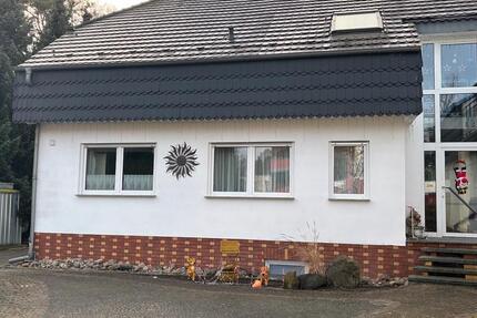 Haushälfte 130m2 in Wandlitz mit Wintergarten und Kamin 3 zimmer