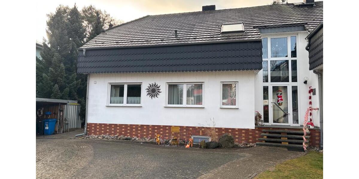 Haushälfte 130m2 in Wandlitz mit Wintergarten und Kamin 3 zimmer