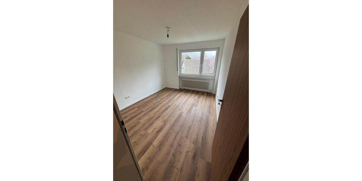 Erdgeschoßwohnung Künzelsau - 4 Zimmer, 93 m&sup2;, 1.100&euro; | Angebot:25959891