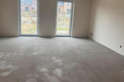 Haus Wiesmoor - 3 Zimmer, 90 m&sup2;, 1.200&euro; | Angebot:25834106